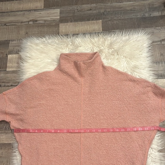 Lululemon Along The Way textured mock neck top M - Picture 7 of 11